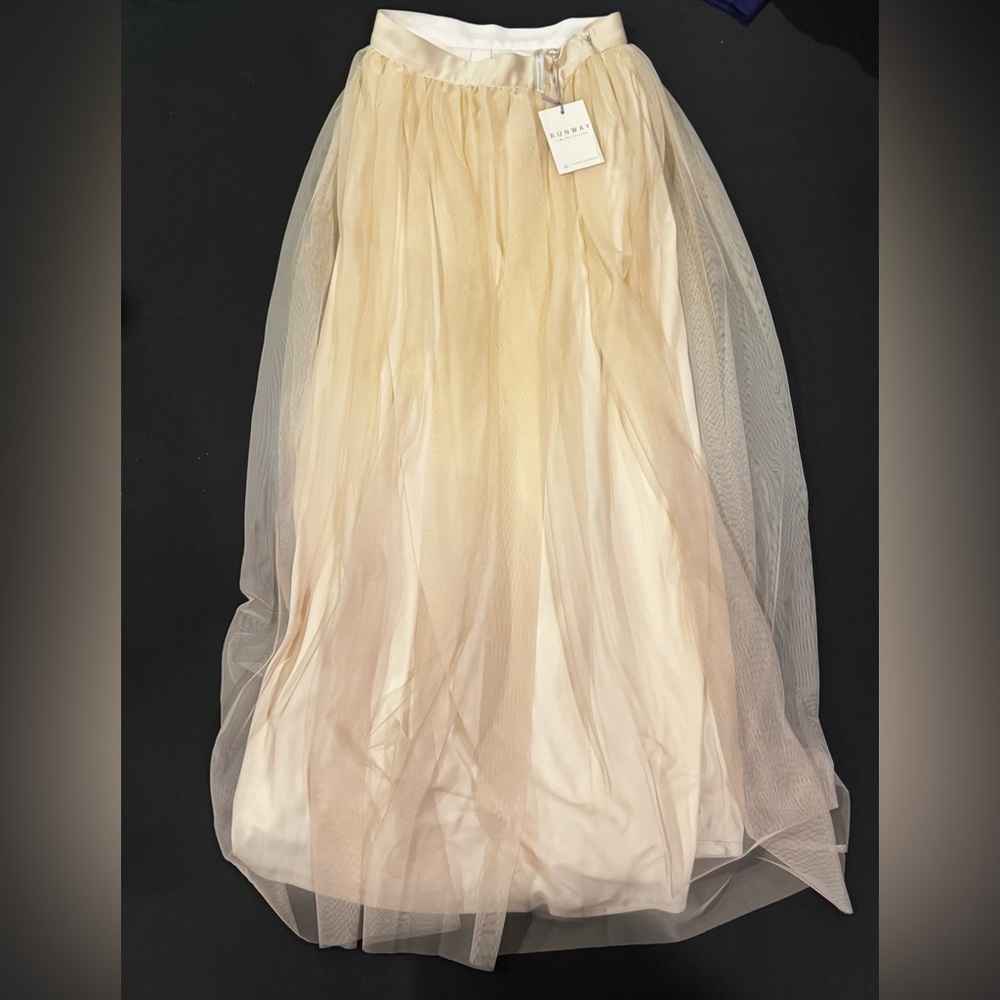 Lauren Conrad Runway Champagne Tulle Midi Skirt 4 NWT Luxury